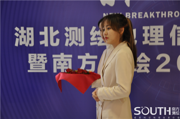 球客岛-专业足球角逐直播实时足球比分数据分析平台